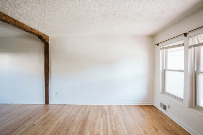 Building Photo - 1405 San Carlos Rd SW