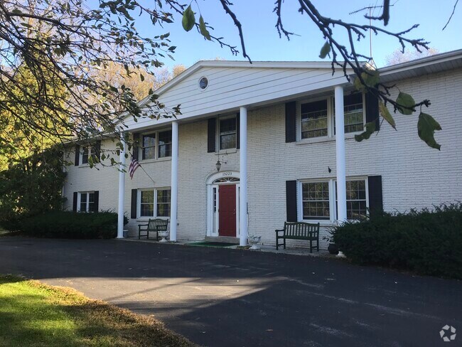 Elmdale Estates Apartments for Rent Elm Grove WI Updated Today Elmdale Estates Apartments for Rent Elm Grove WI Updated Today