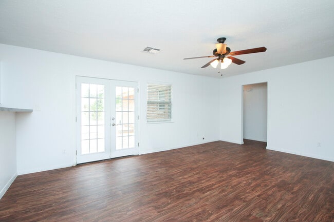 Building Photo - 5102 Knotty Oaks Trl