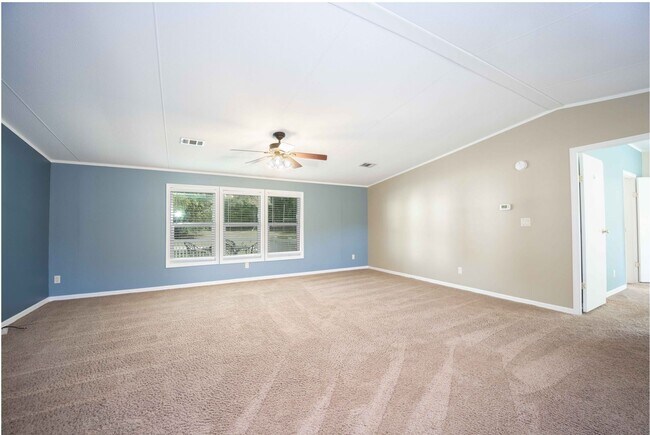 Building Photo - 3BR/2BA Mobile Home with 2 Acres in Weirsdale