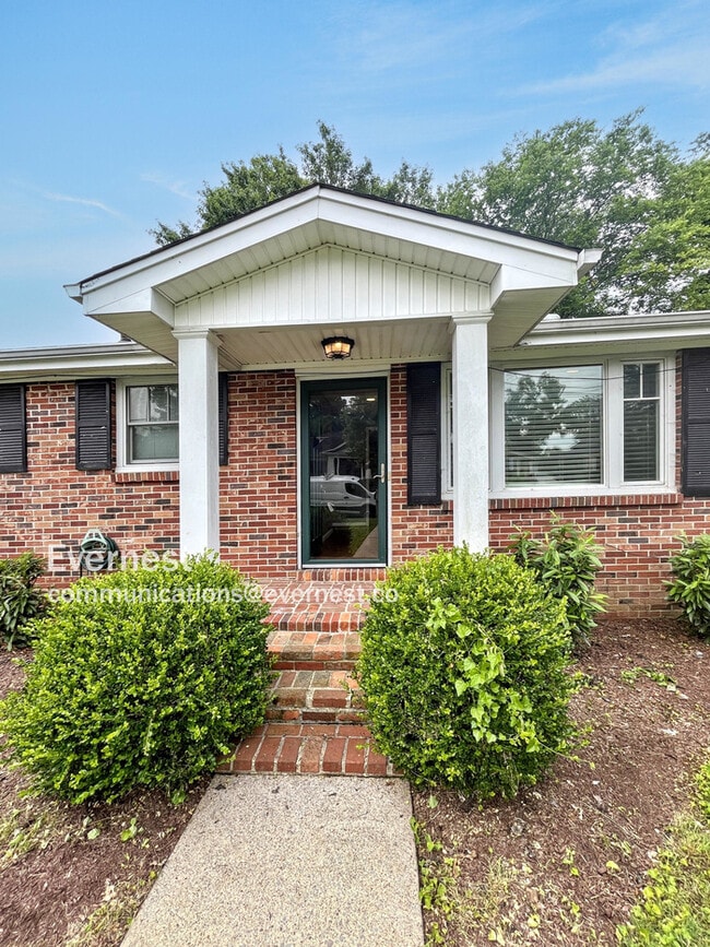 Building Photo - 1020 Delmas Ave