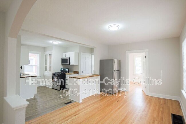 Foto del edificio - 3424 Lucas and Hunt Rd