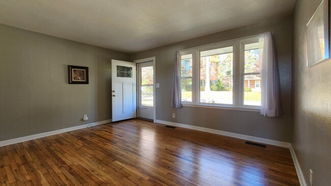Photo - 60 Elm Bend Road House