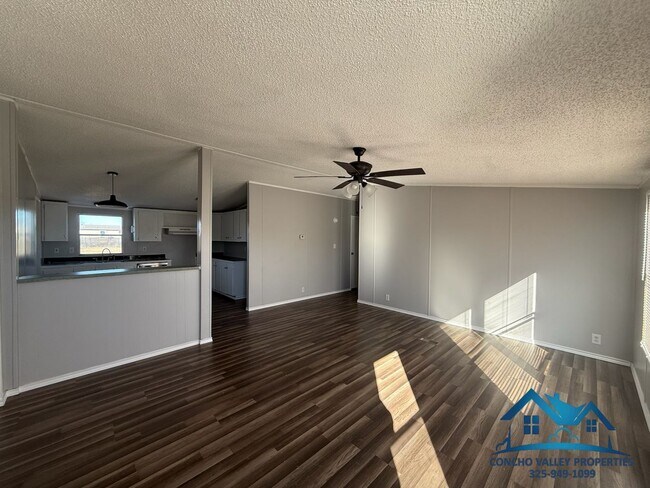 Foto del edificio - 10302 Glass Ct Rd