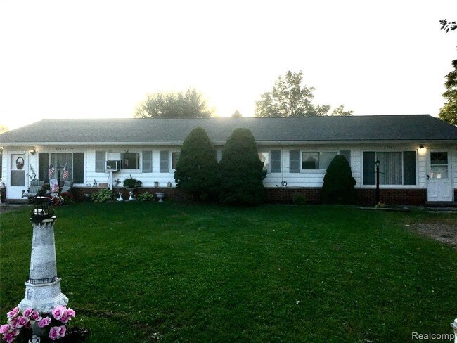 Building Photo - 57155 Omo Rd