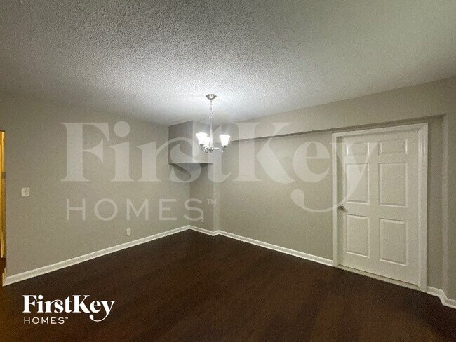 Foto del edificio - 830 E Evanston Cir