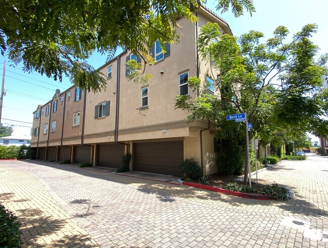 Building Photo - 14106 W Birch Ln