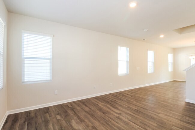 Building Photo - 1532 Corbett St