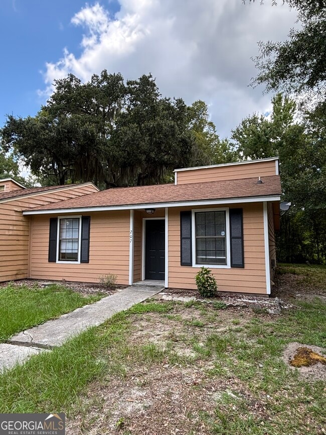 Building Photo - 207 Admiral's Walk Dr