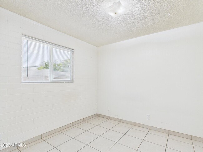 Building Photo - 3027 N 37th St