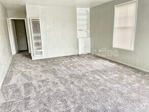 Building Photo - 1056 Taylor Ave