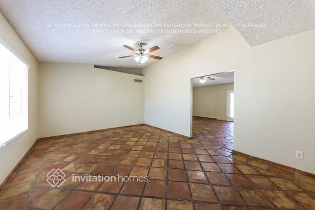 Building Photo - 11010 W Calle del Sol