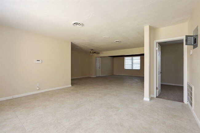 Building Photo - 6860 SW 26th St