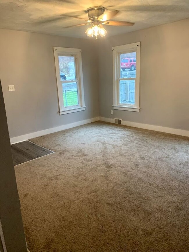 Foto del edificio - Completely Updated 3 Bed, 1 Bath Home in H...