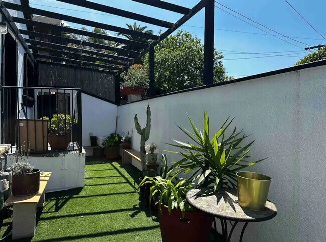 Foto del edificio - 1192 Innes Ave