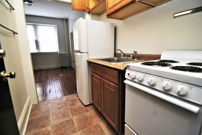 Foto del edificio - 6 E Read St