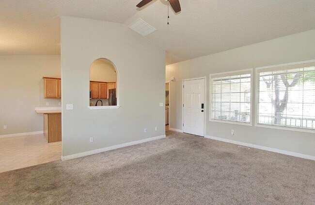 Building Photo - 705 Spruce Creek Dr