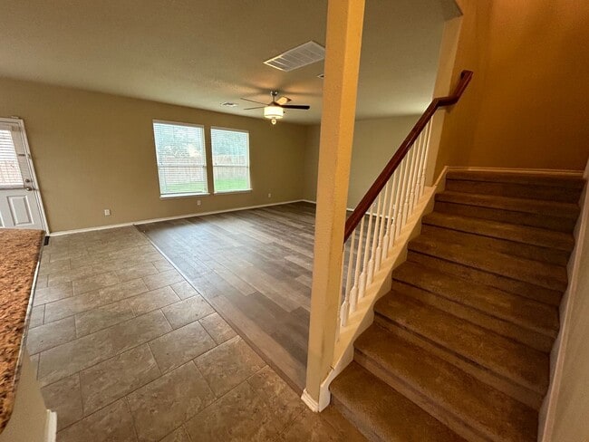 Building Photo - MUST SEE! 2-Story 4 Bedroom / 2.5 Bath Hom...