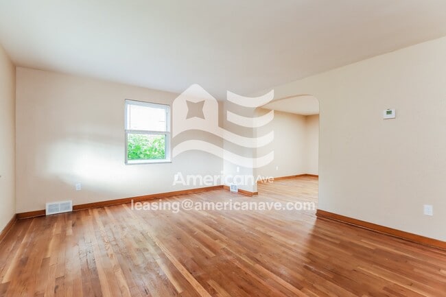 Foto del edificio - 65 W Bellecrest Ave