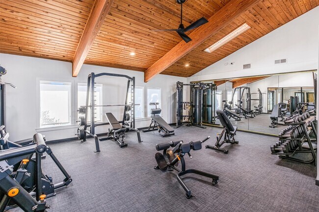 Foto del edificio - 4600 W Pioneer Dr