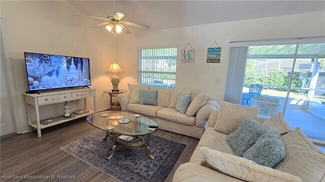 Foto del edificio - 5721 Angelo Cir