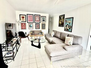 Building Photo - 128 Venetian Dr