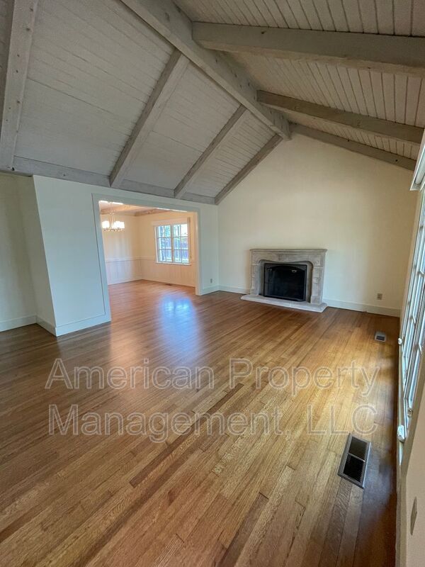 Foto del edificio - 2536 E 22nd Pl