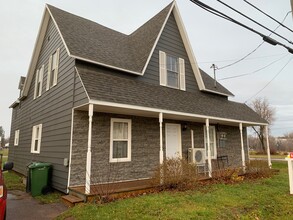 Building Photo - 461-461 Church St