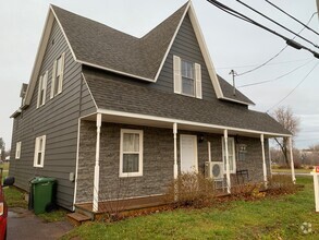 Building Photo - 461-461 Church St