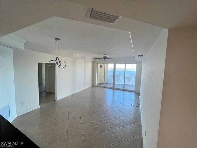 Foto del edificio - 2743 First St