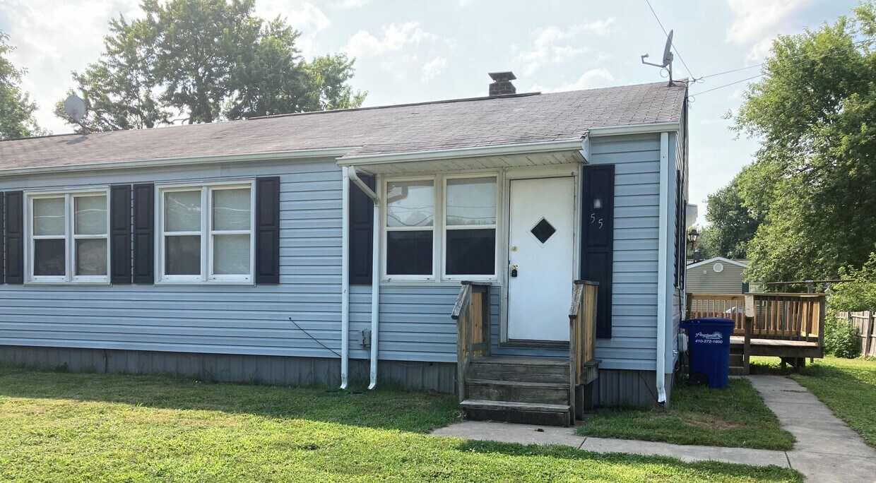 Primary Photo - 3 Bedroom 1 Bathroom Duplex Home in Aberde...
