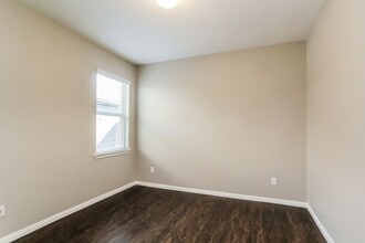 Building Photo - 13346 Davenport Hills Ln