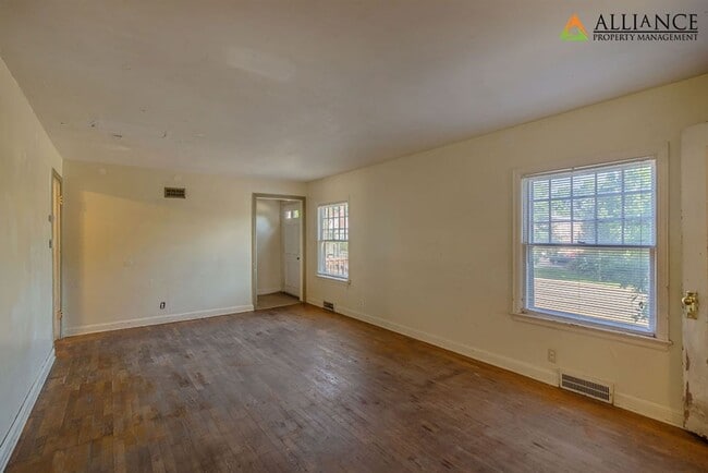 Foto del edificio - 1857 Anderson Ave