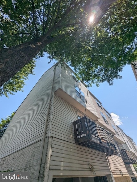 Building Photo - 2176 S Glebe Rd