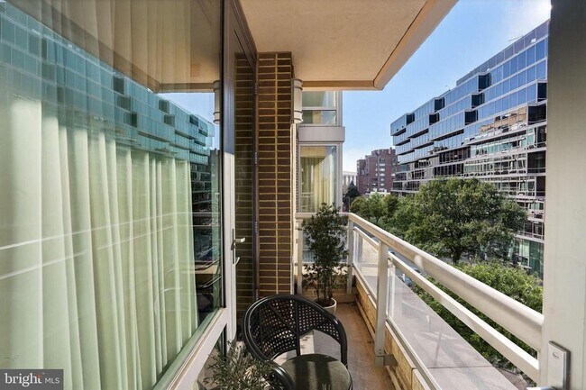 Foto del edificio - 1155 23rd St NW
