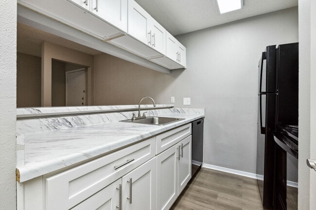 Building Photo - Hunters Glen - NEW UPGRADES!