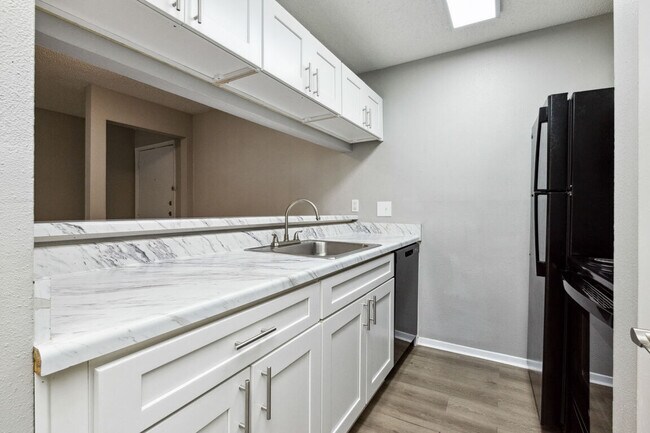 Foto del edificio - Hunters Glen - NEW UPGRADES!