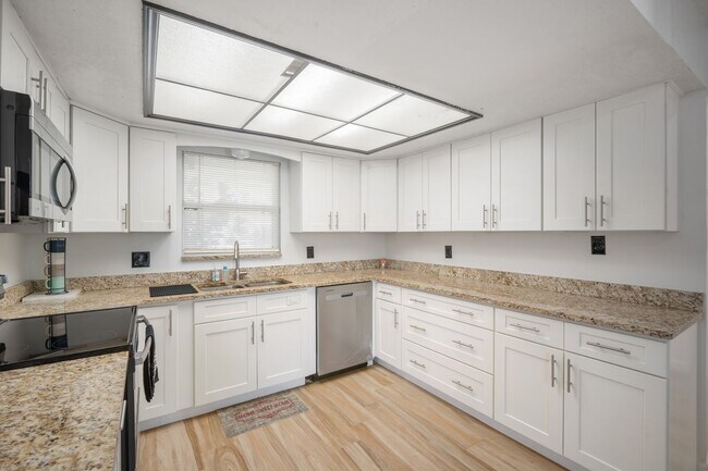 Foto del edificio - Charming 3?Bed,?2?Bath Home in Apollo Beac...