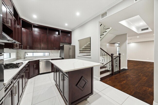Foto del edificio - 1620 W 24th St