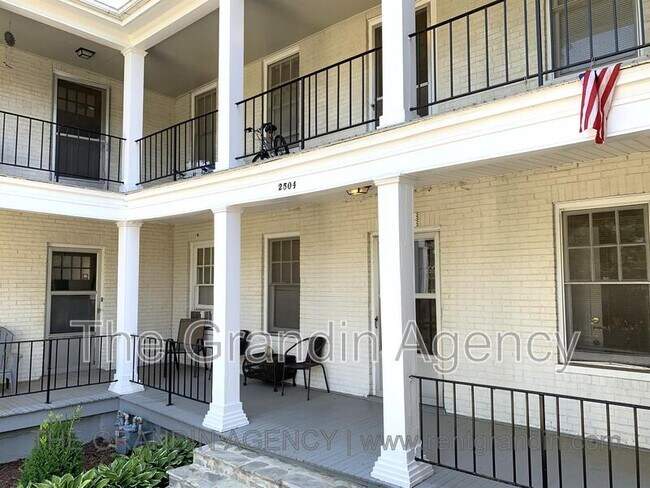 Building Photo - 2504 Longview Avenue Southwest