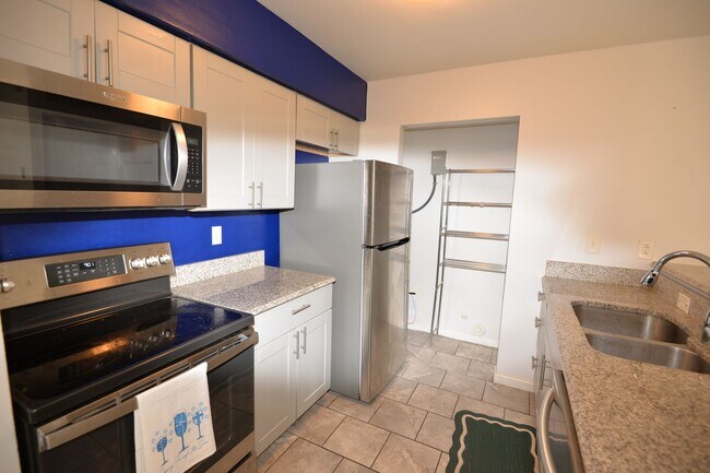 Foto del edificio - First Floor Condo in Norfolk