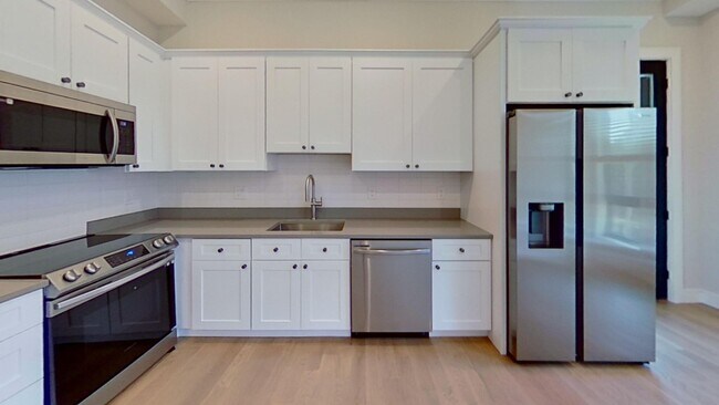 Building Photo - 16-18 Highgate St. Unit 201