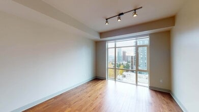 Interior Photo - TEN20