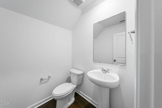 Foto del edificio - 716 Roy Adams Rd
