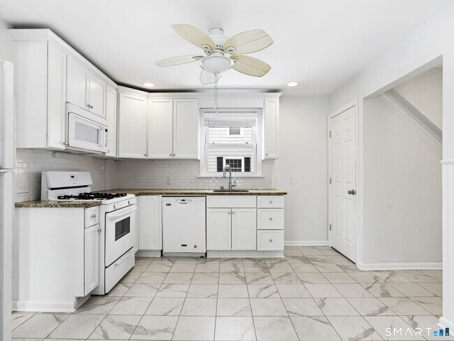 Foto del edificio - 229 Southfield Ave