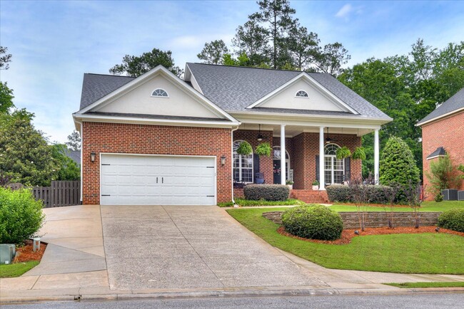 Building Photo - 4 bed/3.5 bath updated home in Riverwood P...