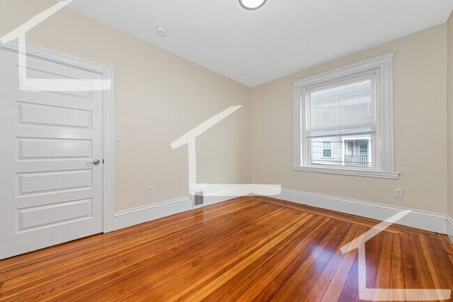 Foto del edificio - Pets Friendly, In-Unit Washer and Dryer, O...