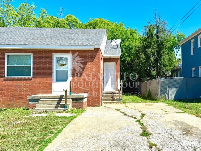 Building Photo - 405 Richardson Ave