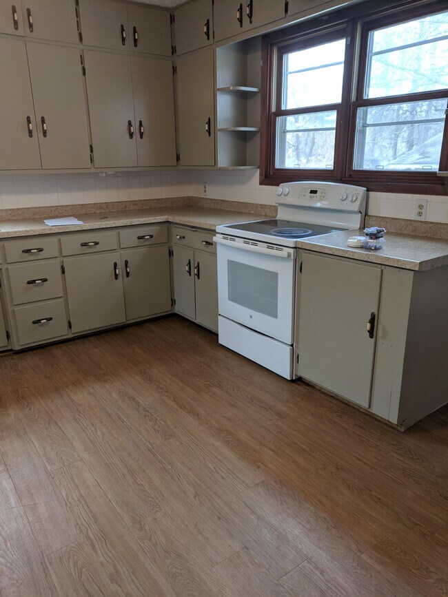 2721 Bixby Ave NE, Bemidji, MN 56601 House Rental in Bemidji, MN