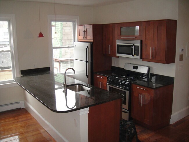 Building Photo - 13 Wensley St